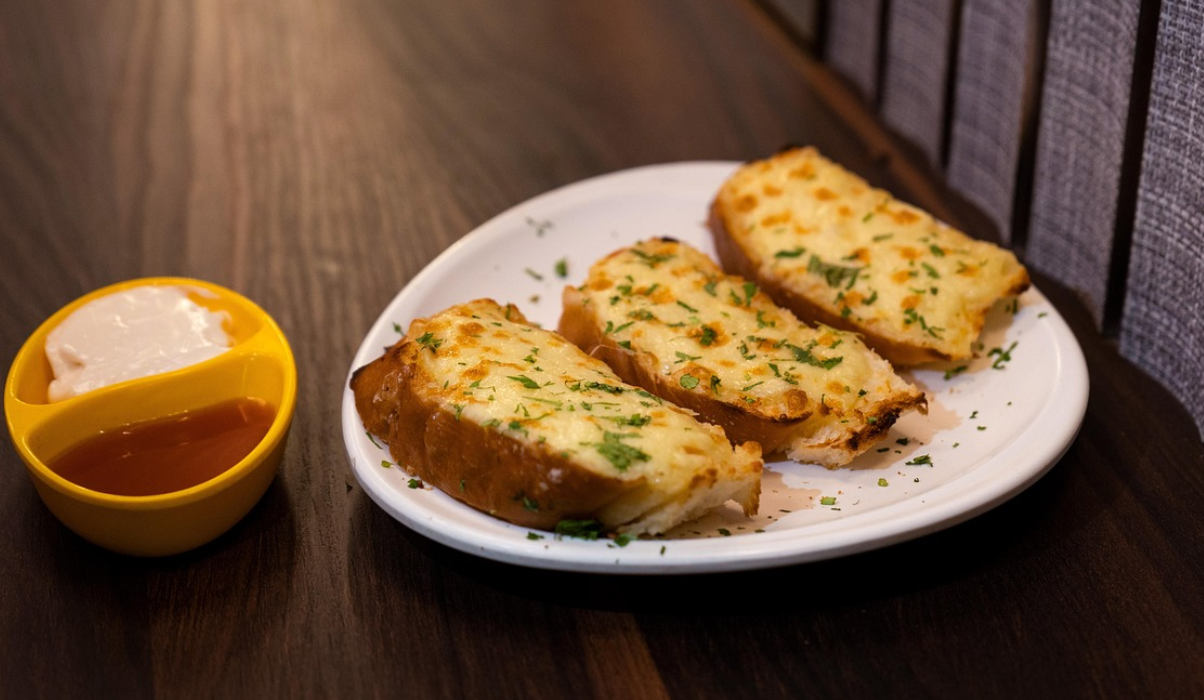 Garlic bread Garlic bread